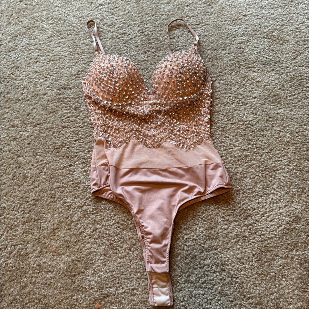 Windsor NWT rose gold sequin/beaded mesh Bodysuit Sz small